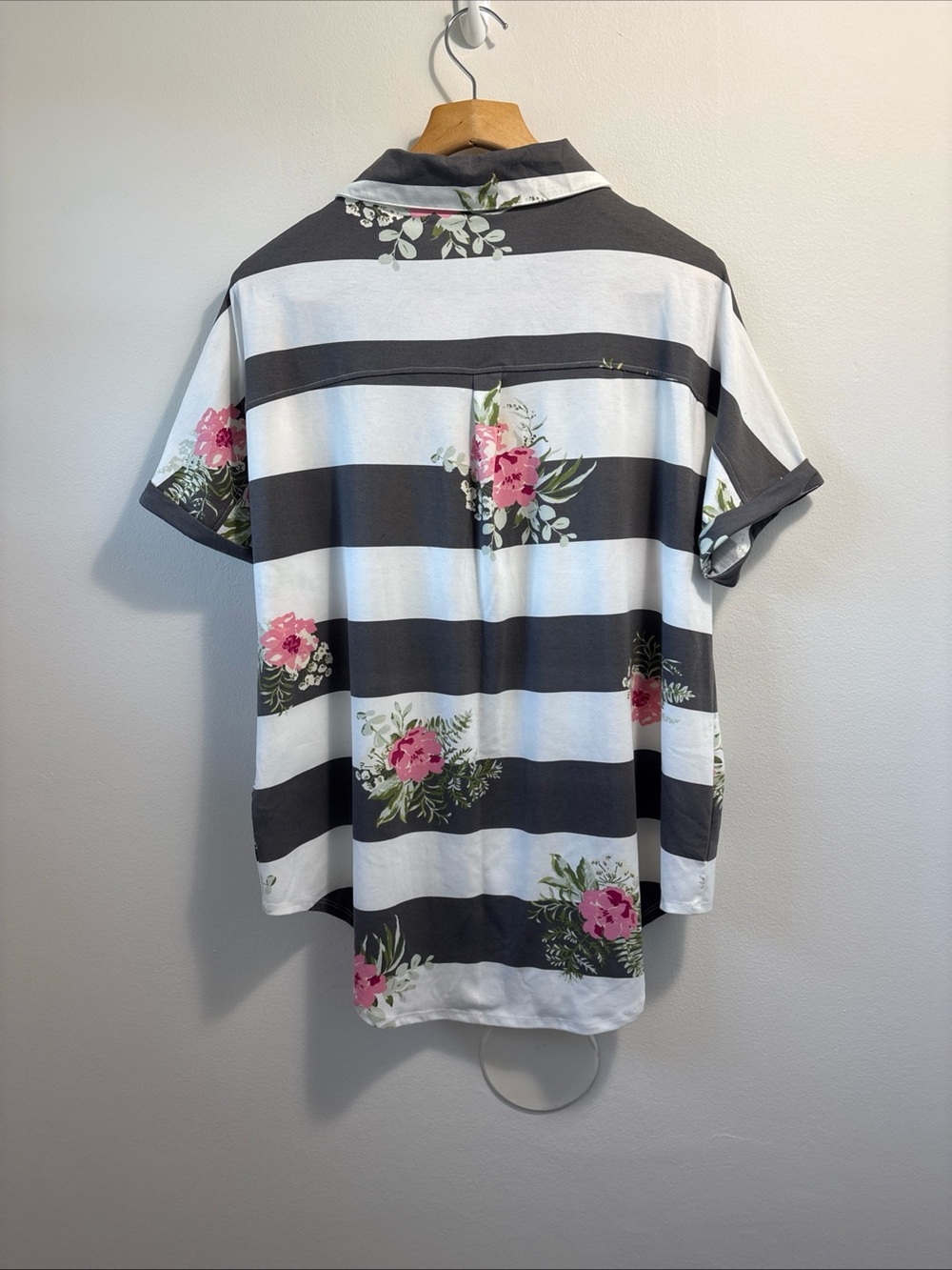 LulaRoe Striped and Floral Charlie Button Up Top Womens L New Soft Stretchy - Picture 13 of 14